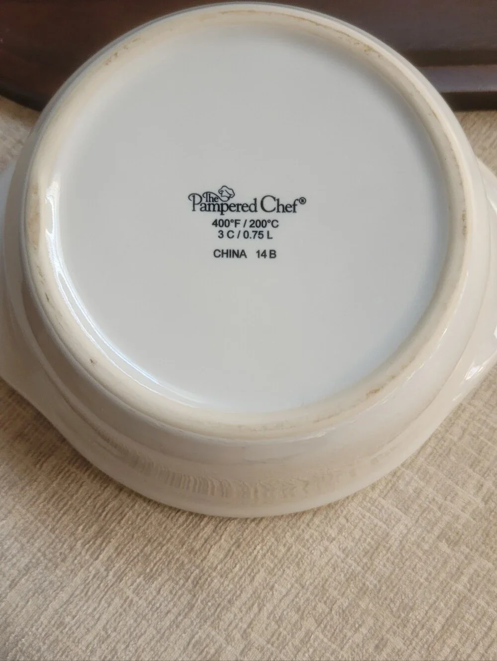 Pampered Chef Cream Ceramic Covered Casserole Dish. 3 Cup Brie Cooker
